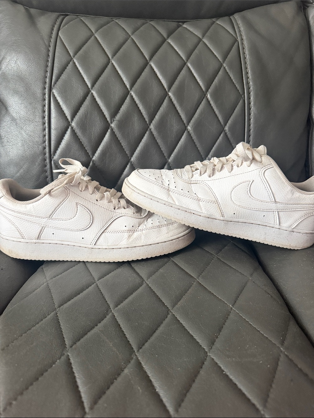 Nike Low-Top Sneakers in White